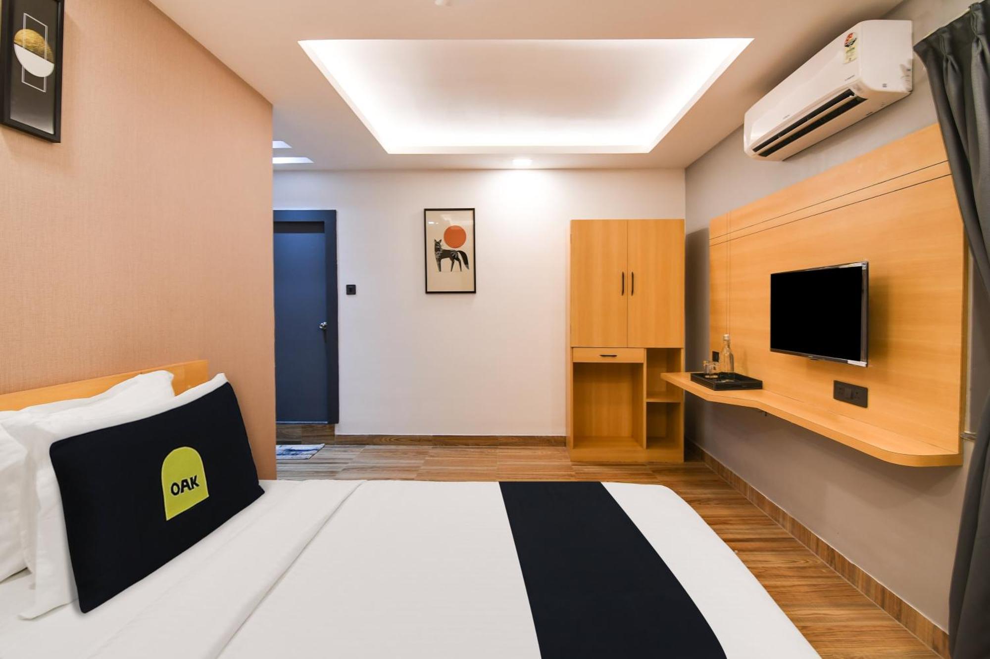 Super Townhouse Oak Sayhallo Ecstasy Бхубанешвара Экстерьер фото
